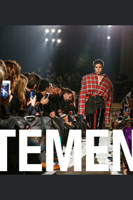 Balenciaga Fall Winter 2017/2018 - Collection Paris Fashion Week