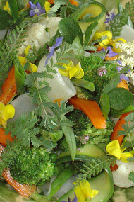 Gargouillou  de legumes. Gargouillou, o prato-assinatura de Michel Bras (n. Gabriac, 1946) que nunca é o mesmo