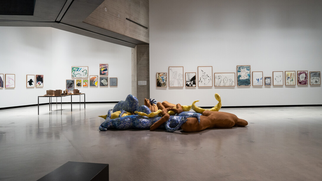 Cecilia Bengolea, El ruido que habita, vista de exhibición. Cortesía del Centro de Creación Contemporánea de Andalucía