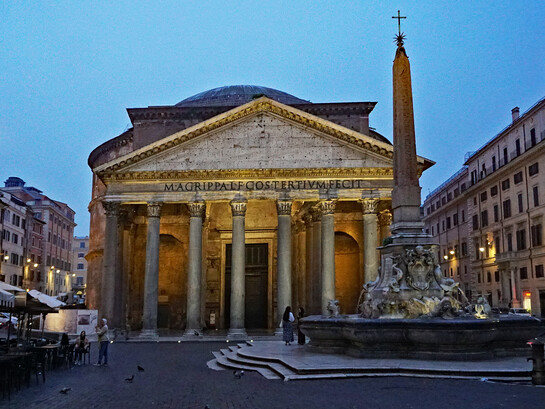 Panteón romano al amanecer, Roma, Italia
