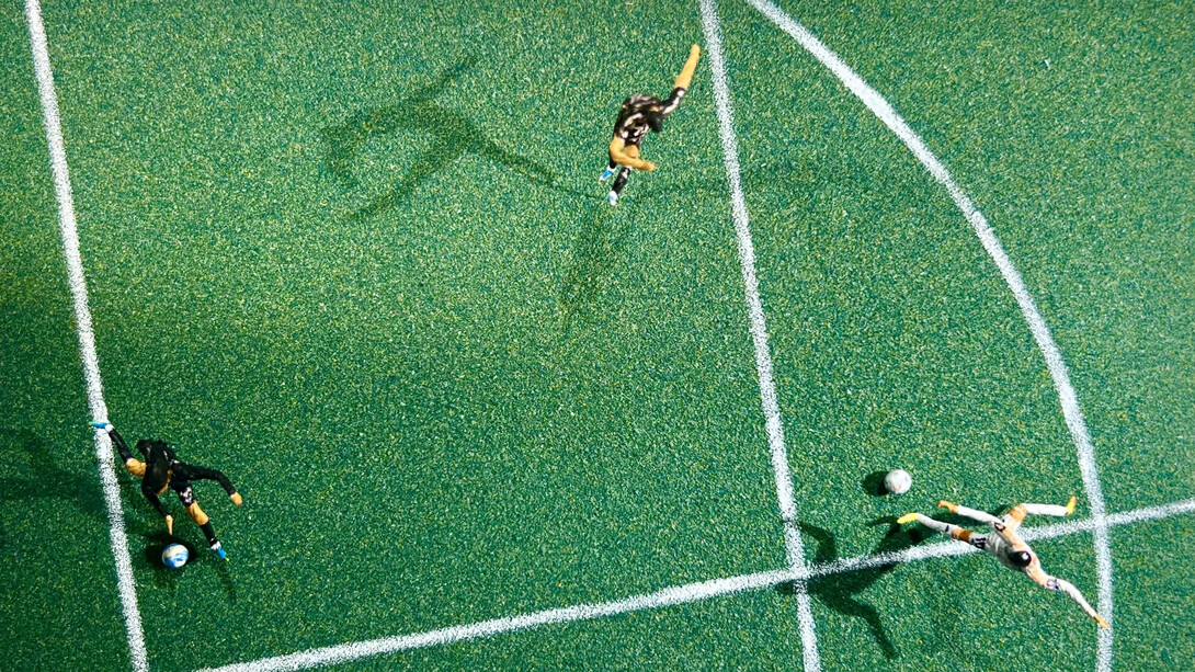 Lyndon J. Barrois, Sr., Brazil 2–0 Germany, 2002, Brazil’s Ronaldo slips past
Germany’s Oliver Kahn to score, detail of Fútballet, 2018. Courtesy of Los Angeles County Museum of Art