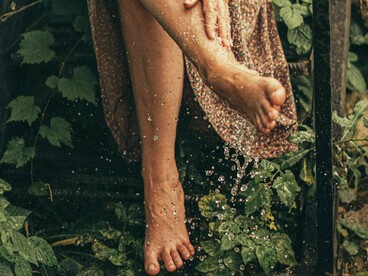 A harmonia se perde. A força de atrito aumenta, a descontinuidade se impõe