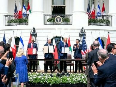 US President Donald J. Trump, Israeli Prime Minister Benjamin Netanyahu, Bahraini Foreign Affairs Minister Dr. Abdullatif bin Rashid Al-Zayani, and United Arab Emirates Foreign Affairs Minister Abdullah bin Zayed Al Nahyan signed the Abraham Accords on the South Lawn of the White House