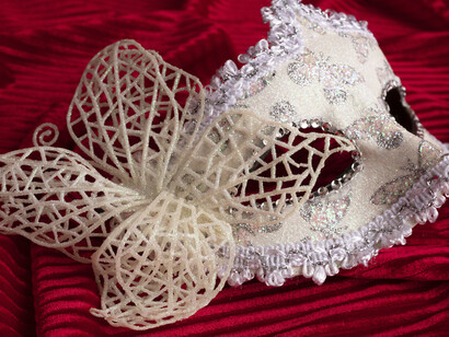 La globalización ha permitido una fusión enriquecedora de técnicas de costura tradicionales y modernas