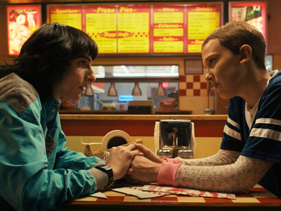 El impacto comercial de la serie demuestra que su alcance va más allá de la pantalla, instalándose en productos, campañas y conversaciones que moldean el consumo contemporáneo