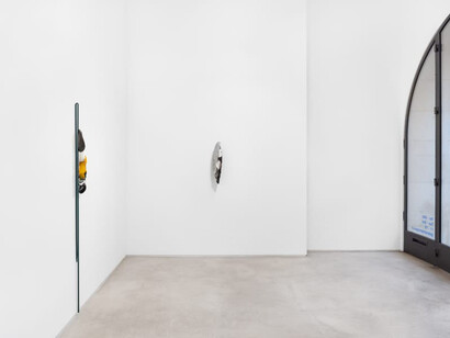 Belén Uriel, Wandering moths, vista da exposição. Cortesia da Galeria Madragoa