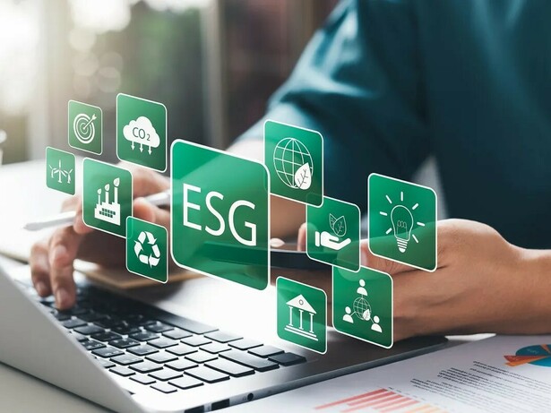 No cotidiano da análise de processos, entre pareceres técnicos, fluxos operacionais e auditorias, aprendi que a verdadeira transformação institucional não se resume ao que é visível em relatórios. Ela começa na forma como as organizações encaram suas responsabilidades — não apenas legais ou econômicas, mas sobretudo humanas, históricas e sociais