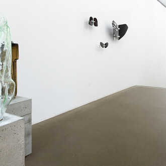 Various artists, Showcase, exhibition view. Courtesy of Galerie Eigen + Art