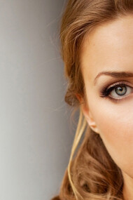 Figura feminina no ambiente urbano 