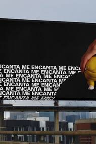 Paula la Fea es el seudónimo que esta artista y diseñadora de interiores eligió para desafiar los estereotipos de belleza y construir su identidad creativa