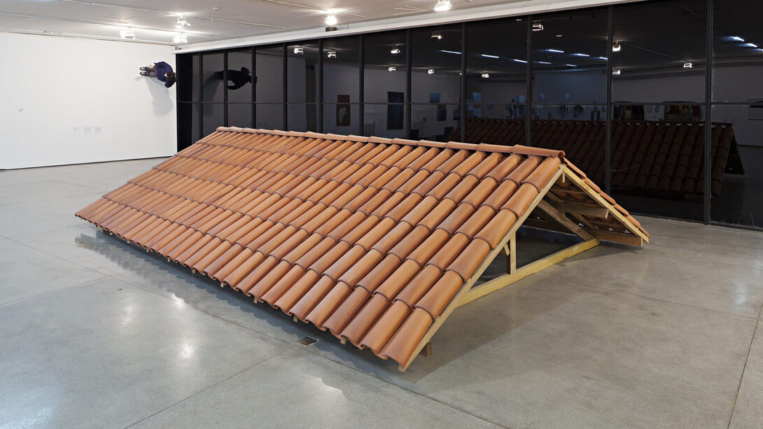 Marepe, The roof, 1998. Courtesy of São Paulo Museum of Modern Art