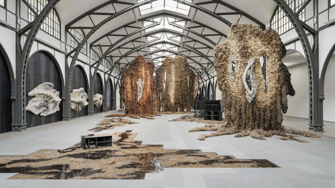 Klára Hosnedlová, Embrace, ausstellungsansicht. Mit freundlicher genehmigung des Hamburger Bahnhofs