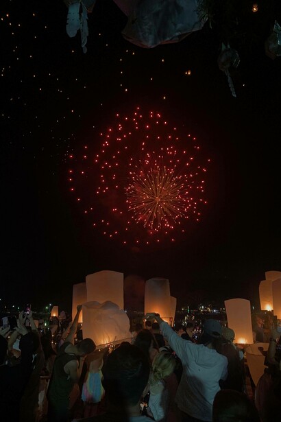 Yi Peng, il festival delle lanterne, che si tiene a novembre a Chiang Mai, Thailandia