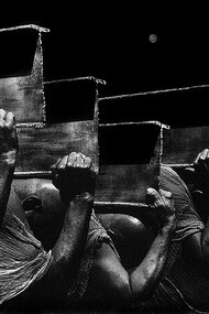 Accepter des règles et des engagements qui ne sont que des moyens et non des fins en soi fait de l'individu un maillon des chaînes aliénantes