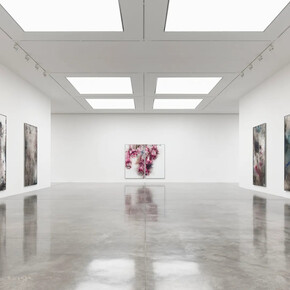 Cai Guo-Qiang, Gunpowder and abstraction 2015–2025, exhibition view. Courtesy of White Cube
