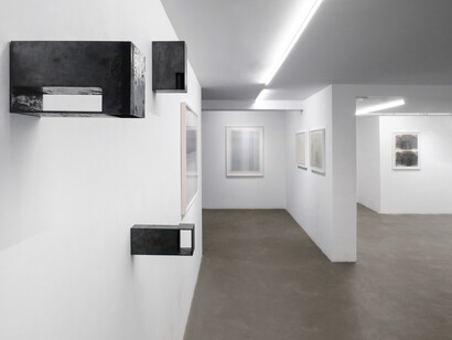 Joachim Bandau, Lines of flight, exhibition view. Courtesy of Galerie Maubert