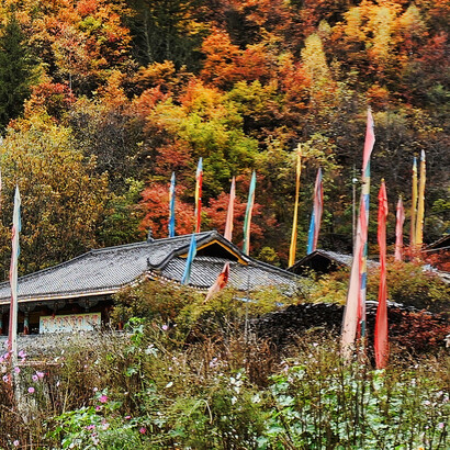 El área conocida como Xikang, hoy parte de Sichuan, perteneció históricamente a Tíbet. Tibetan Empire. Parte de un banner. Aldea Shuzheng, en el valle Shuzheng del Parque Nacional Jiuzhaigou, Sichuan, China