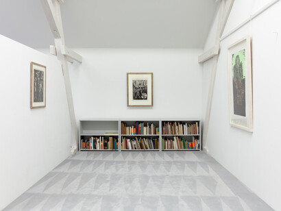 Kirchner und Baselitz, Remix, wiederholung im holzschnitt, ausstellungsansicht. Mit freundlicher genehmigung der Galerie Henze und Ketterer