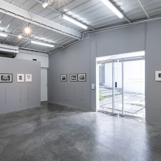 Julio Iribarren, Back on the road, vista de exhibición. Cortesía de ABRA