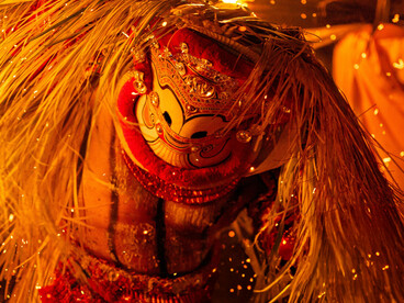 The Pottan Theyyam ritual in Kannur, Kerala, showcases India’s rich cultural heritage through its powerful dance and vibrant festival traditions