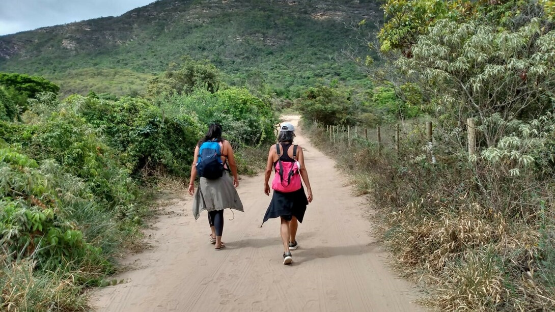 Mulheres Diamantinas é uma iniciativa de arte-cultura e cura, integrativa, prática, instrutiva e inspiradora, que reúne Mulheres com a Dança, a Natureza e os Elementos criativos e culturais de ambas, com o propósito de fortalecer a Autonomia e a Presença artística e atuante de Mulheres rurais no cenário cultural do Vale do Capão, distrito rural de Caeté Açú / Palmeiras / Chapada Diamantina, além de ampliar a visibilidade para o mundo, por meio de comunicação e mídias digitais, visa beneficiar a expressividade e saúde dos corpos femininos, bem como abrir espaço para formação de base, a partir da criação de rede de apoio transdisciplinar, inicialmente através de comunidade digital