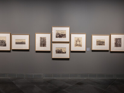 Charles Clifford y el registro monumental de España, vista de exhibición. Cortesía del Museo Universidad de Navarra