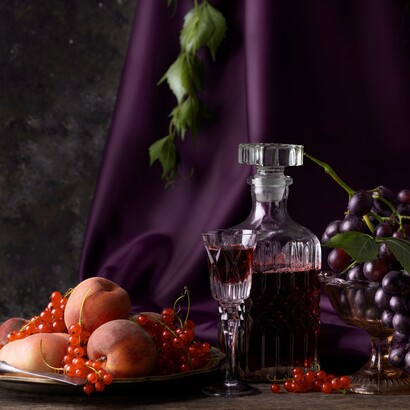 Con la sua presenza magnetica sul palco, Verdastro trasforma la parola in corpo e porta lo spettatore a vivere ogni battito del dramma dall’interno