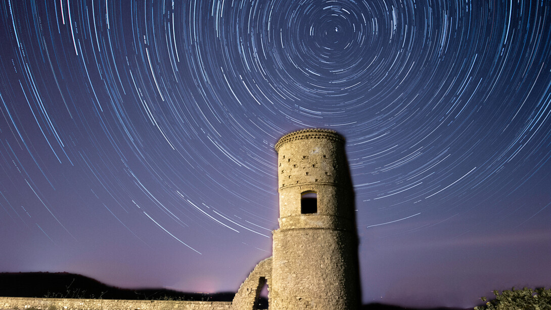 Torre sarracena; vórtice de estrella, Rione Carmine, Cosensa, Italia

