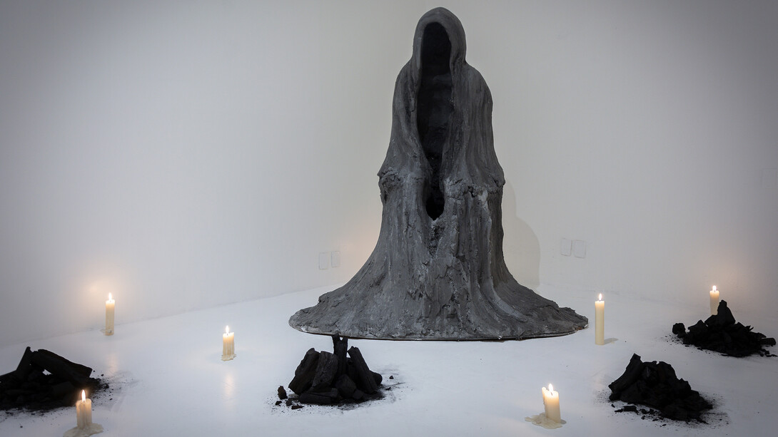 Serena Creciente, Delirio óseo (Osseous delirium), exhibition view. Courtesy of Hilario Galguera Gallery