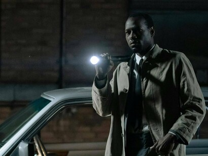 São os 28 dias de abril de 2025, horas depois do apagão geral, em que não se sabe de nada no centro de Lisboa! Não há energia, não há internet, mas os multibancos curiosamente funcionam