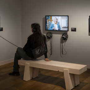 Fotoatelier Wolgensinger, Entre quatre yeux, vue de l’exposition. Avec l’aimable autorisation du Museum für Gestaltung Zürich