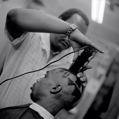 Jeffrey Henson Scales, Pattern cut, house's barbershop, 1986-1992. Courtesy of Claire Oliver Gallery