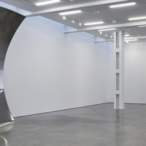 Anish Kapoor, exhibition view. Courtesy of Lisson Gallery