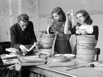 Aplicado más allá del cine, el montaje se convierte en una práctica vital y artística que habilita la hibridación, desafía la pureza de los géneros y sostiene la posibilidad de crear sin pedir permiso