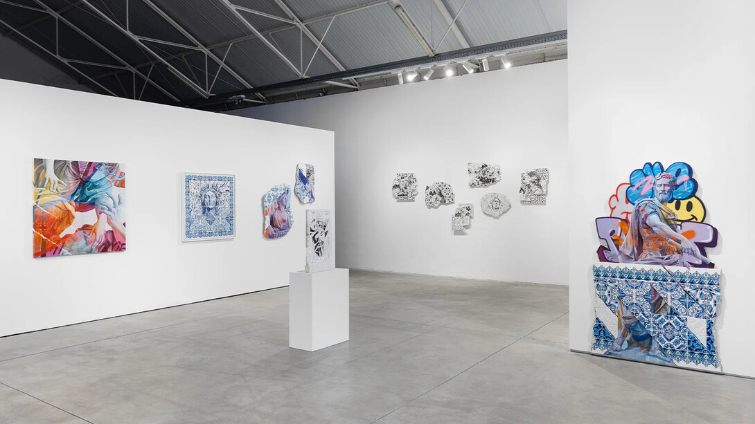 Add Fuel and PichiAvo, Memória material (Material memory), exhibition view. Courtesy of Underdogs Gallery