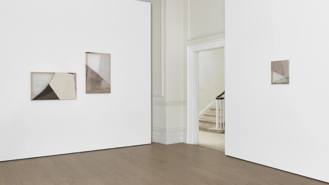 Martha Tuttle, Fields and hedges, exhibition view. Courtesy of Timothy Taylor