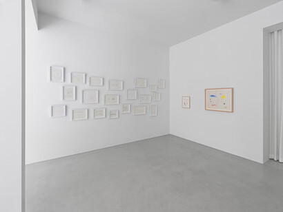 Cecilia Vicuña, Arch future, exhibition view. Courtesy of Xavier Hufkens Gallery