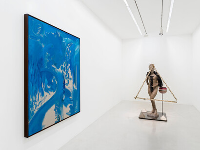 Bharti Kher, The sun splitting stones, vue de l'exposition. Avec l'aimable autorisation de Perrotin