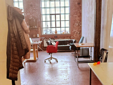 Parte interna del recinto Spinnerei, Leipzig, Alemania