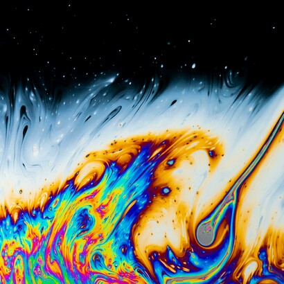 Più che un romanzo, "Petrolio" è un esperimento estremo di scrittura, dove convivono saggio, diario, pornografia e denuncia civile