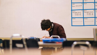 En un escenario educativo cada vez más dinámico, el rol docente se redefine entre nuevas demandas, desafíos éticos y posibilidades de transformación profunda