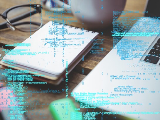 Un algoritmo è un insieme di istruzioni che permette a un sistema di prendere decisioni seguendo regole precise