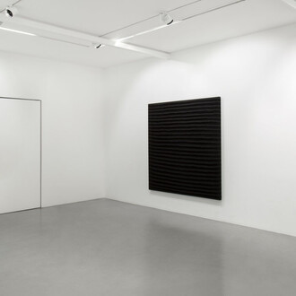 Jean Degottex et Sidival Fila, A minima, vue de l'exposition. Avec l'aimable autorisation de la Galerie Kamel Mennour