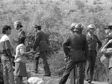 Kena Lorenzini, Carabineros invaden la toma de terreno, Campamento Juan Pablo II, 1987