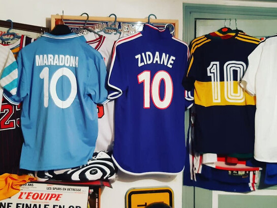 Les événements sportifs et culturels deviennent des scènes où le vintage sportif s’impose comme un élément central du style des jeunes générations