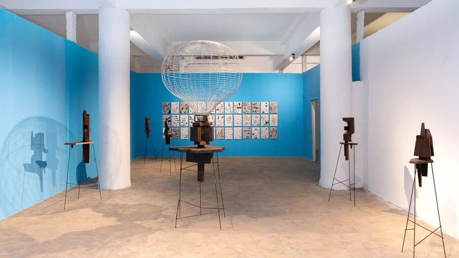 Various artists, Im/mobile, exhibition view. Courtesy of Selebe Yoon Gallery