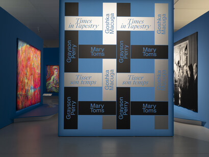 Tisser son temps, vue de l'exposition. Avec l'aimable autorisation de Mudac