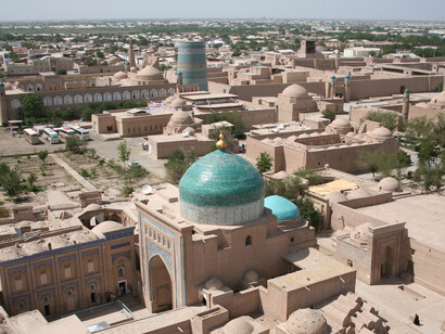 Itchan Kala (Uzbek: Ichan-Qal’a), the fortified inner city of Khiva, Uzbekistan, has been a UNESCO World Heritage Site since 1990. Home to over 50 monuments and 250 historic houses, it includes the Juma Mosque, founded in the tenth century and rebuilt in 1788–1789