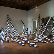 Paolo Gonzato, L’isola delle rose, 2012, legno e smalto, dimensioni variabili, Courtesy A Palazzo Gallery, Brescia