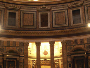 La sala dedicada a la Basílica de Neptuno, que recuerda la visibilidad de un importante edificio. Y así, el recorrido se abre al paisaje monumental del Campo Marzio